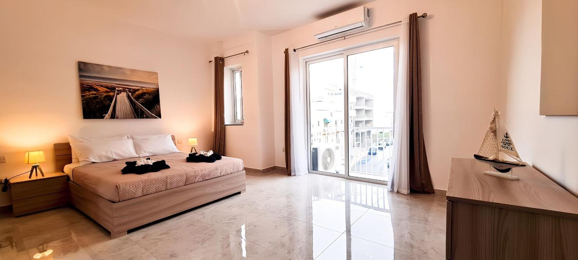 Seaside Serenity 6 - Few Mins Walk To The By Quicktrips Appartement *