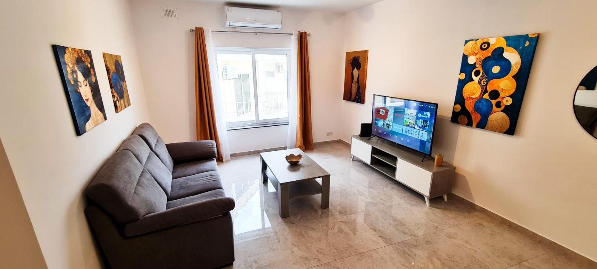 Seaside Serenity 6 - Few Mins Walk To The By Quicktrips Appartement *